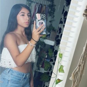 Meet your Posher, Ambar